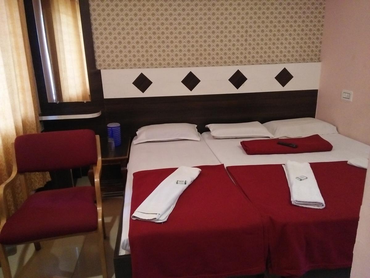 Hotel Sangeeth Lodging Mysore Exterior foto